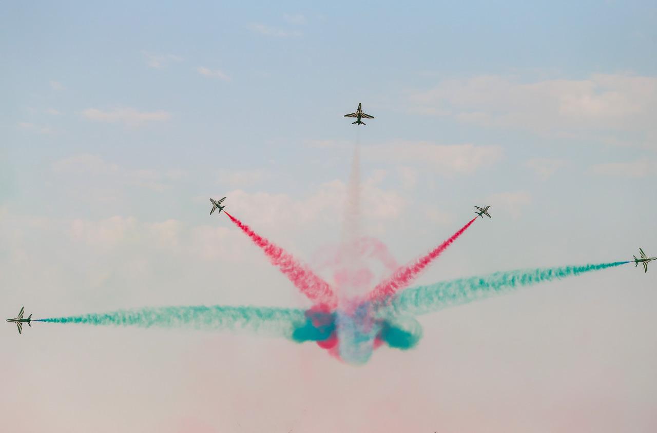 الطائرات السعودية تؤدي "تحية وطن".. اختتام أكبر استعراض جوي في تاريخ الأيام الوطنية