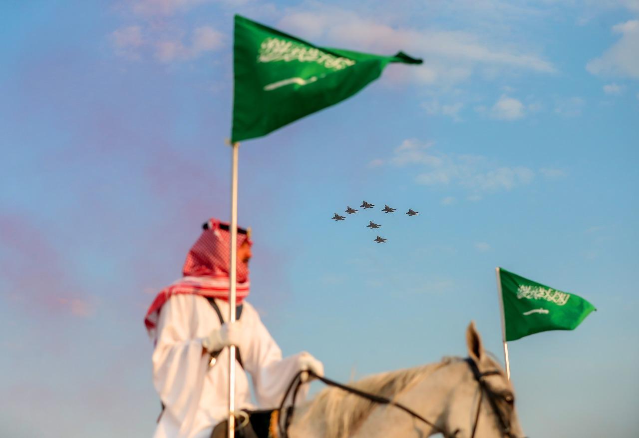 الطائرات السعودية تؤدي "تحية وطن".. اختتام أكبر استعراض جوي في تاريخ الأيام الوطنية