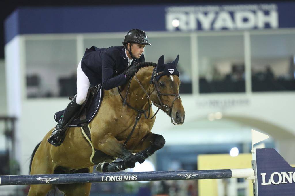 بن ماهر يتصدر الترتيب العام لبطولة لونجين العالمية.