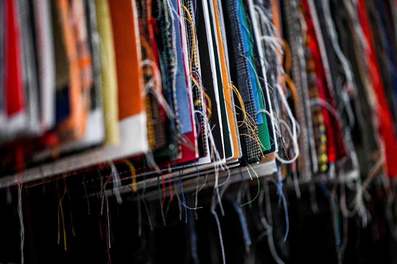 انخفاض تكاليف الإنتاج يجعل من صناعة المنسوجات البرتغالية لاعبا رئيسا في أوروبا