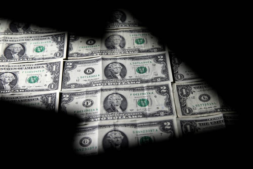 العجز التجاري الأمريكي يبلغ قمة قياسية في فبراير