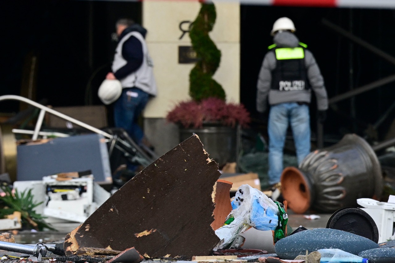 انفجار حوض أسماك ضخم في أحد فنادق العاصمة الألمانية