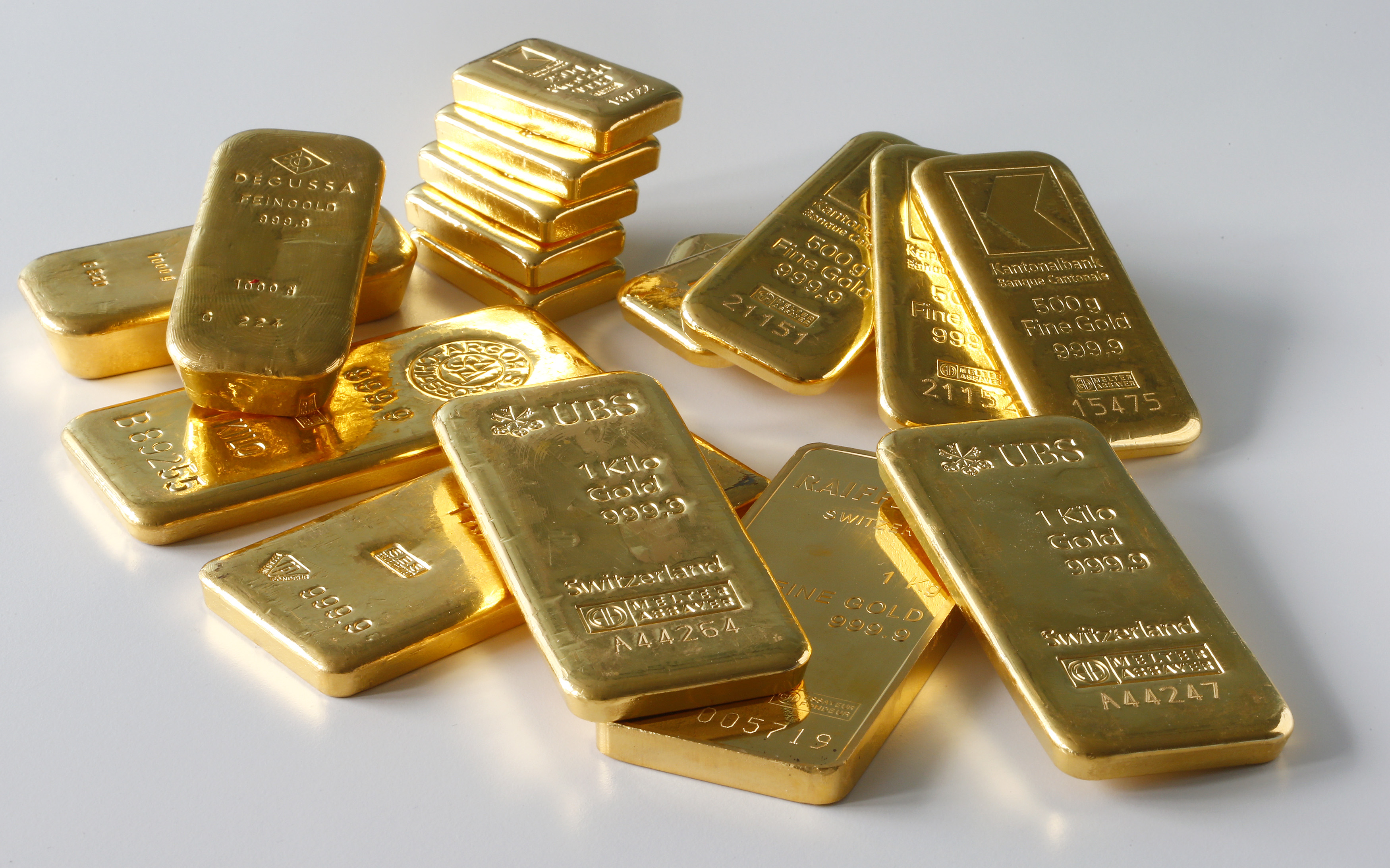 Банковский слиток золота