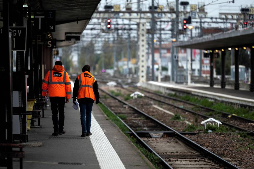 Une grève perturbe 60% des trains voyageurs en France