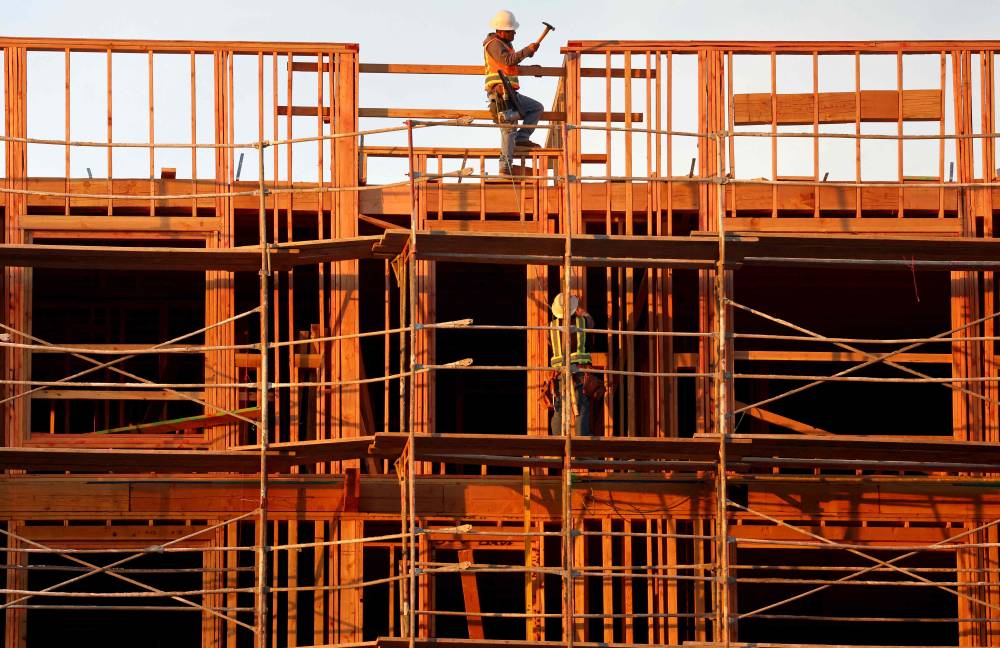 "البنك الأهلي" يدعو مساهميه إلى حضور اجتماع الجمعية العامة والتصويت على توزيع أرباح عن العام 2020