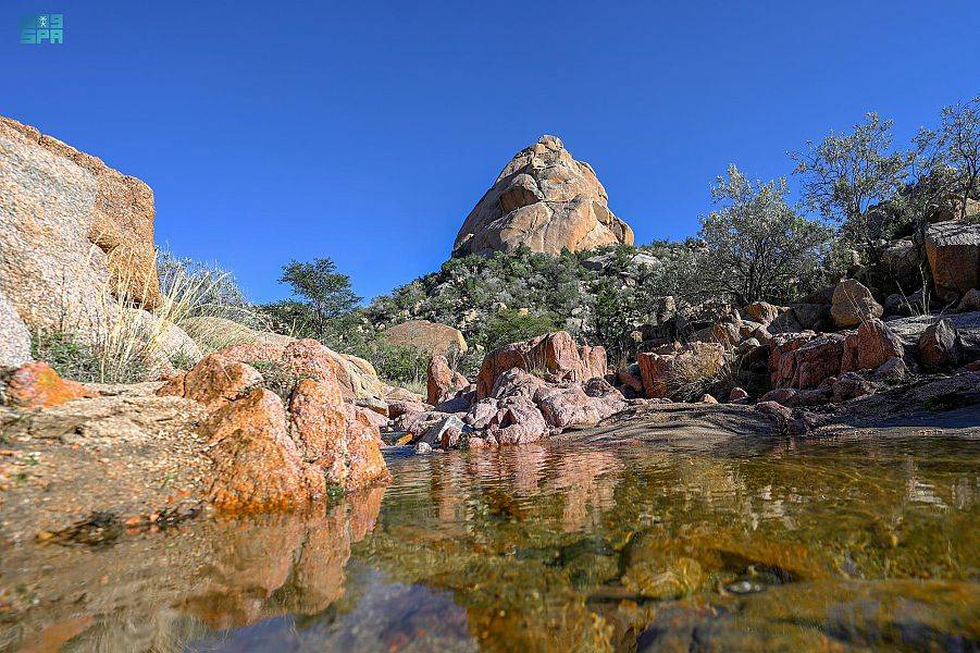 شلالات الطائف .. المناطق البرية تتحول إلى واحات طبيعية