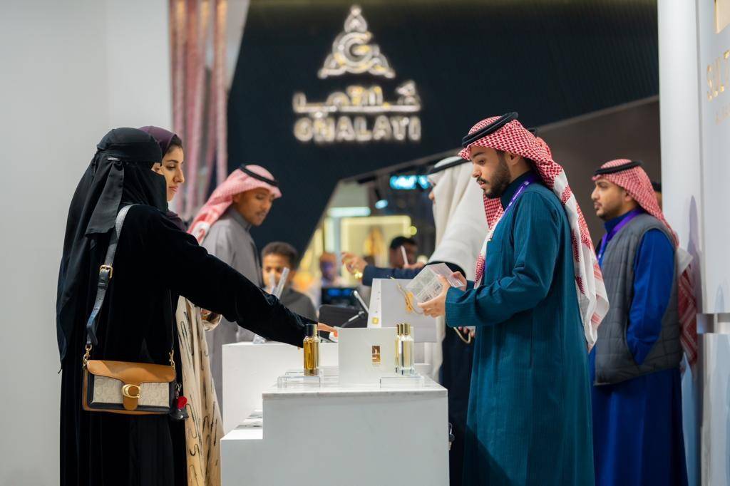 شهد المعرض إقبالا كبيرا من الزوار.