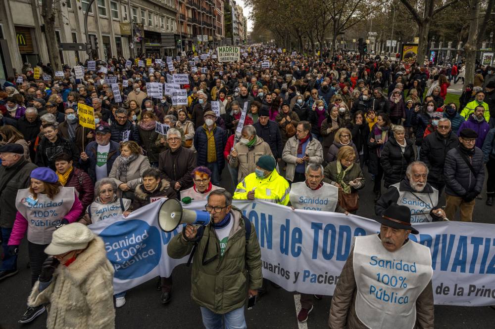 Madrid fait face à la « marée blanche »… exige la fin de la privatisation du secteur de la santé en difficulté