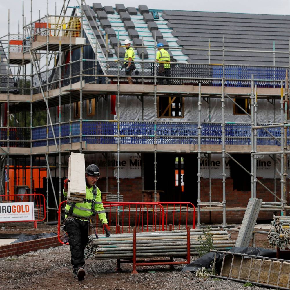 ارتفاع الفائدة يضع نهاية لطفرة العقارات البريطانية .. الأسعار في «فخ» التصحيح السريع