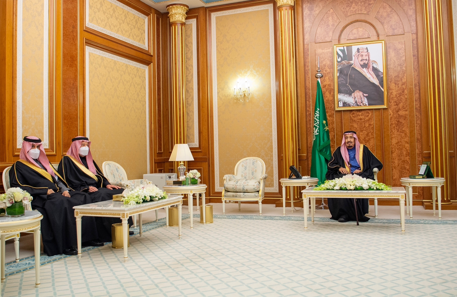 أمام الملك سلمان .. السفراء المعينون حديثا لدى عدد من الدول يؤدون القسم