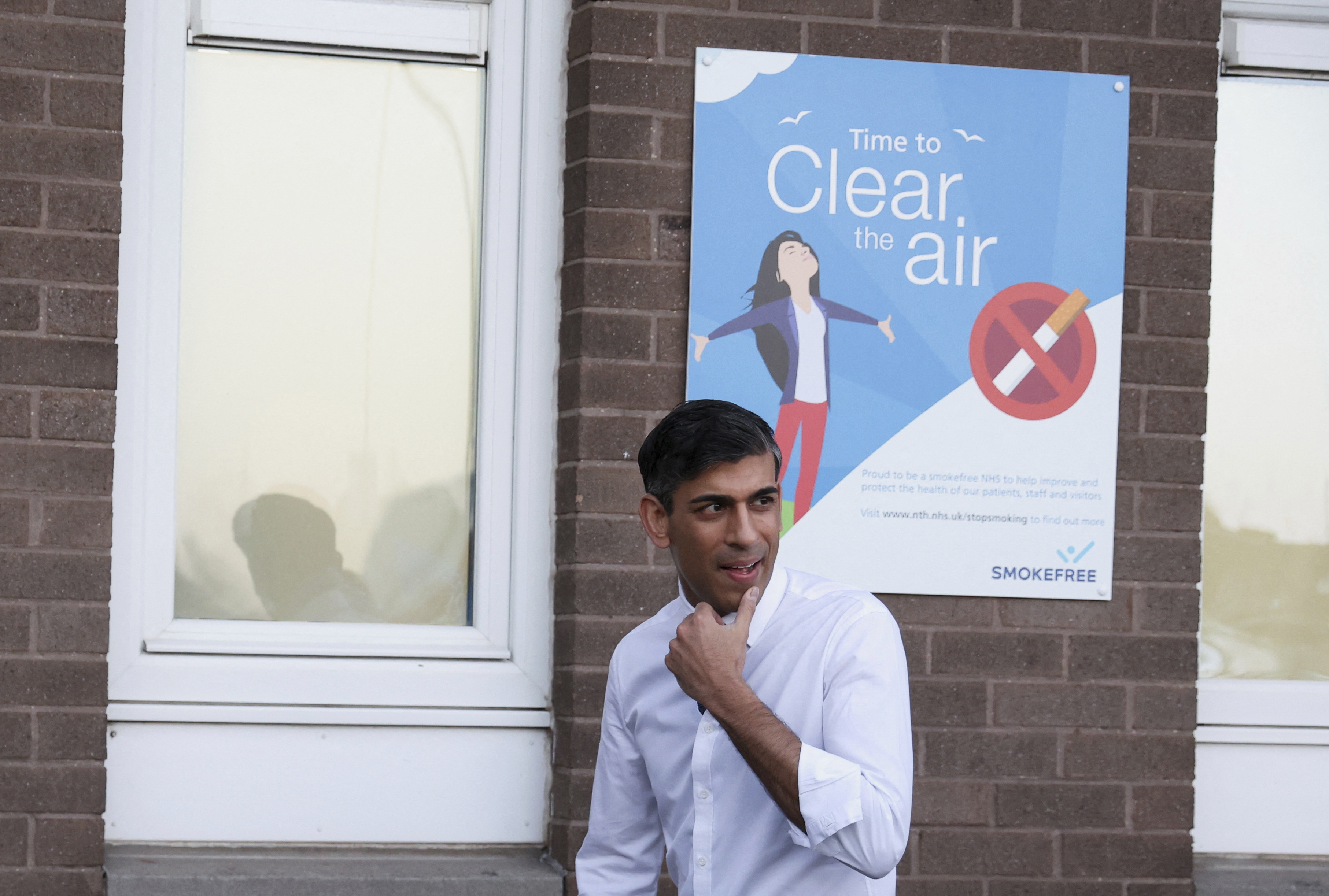 رئيس الوزراء البريطاني للعاملين في الصحة: لا نستطيع زيادة الضرائب لرفع رواتبكم