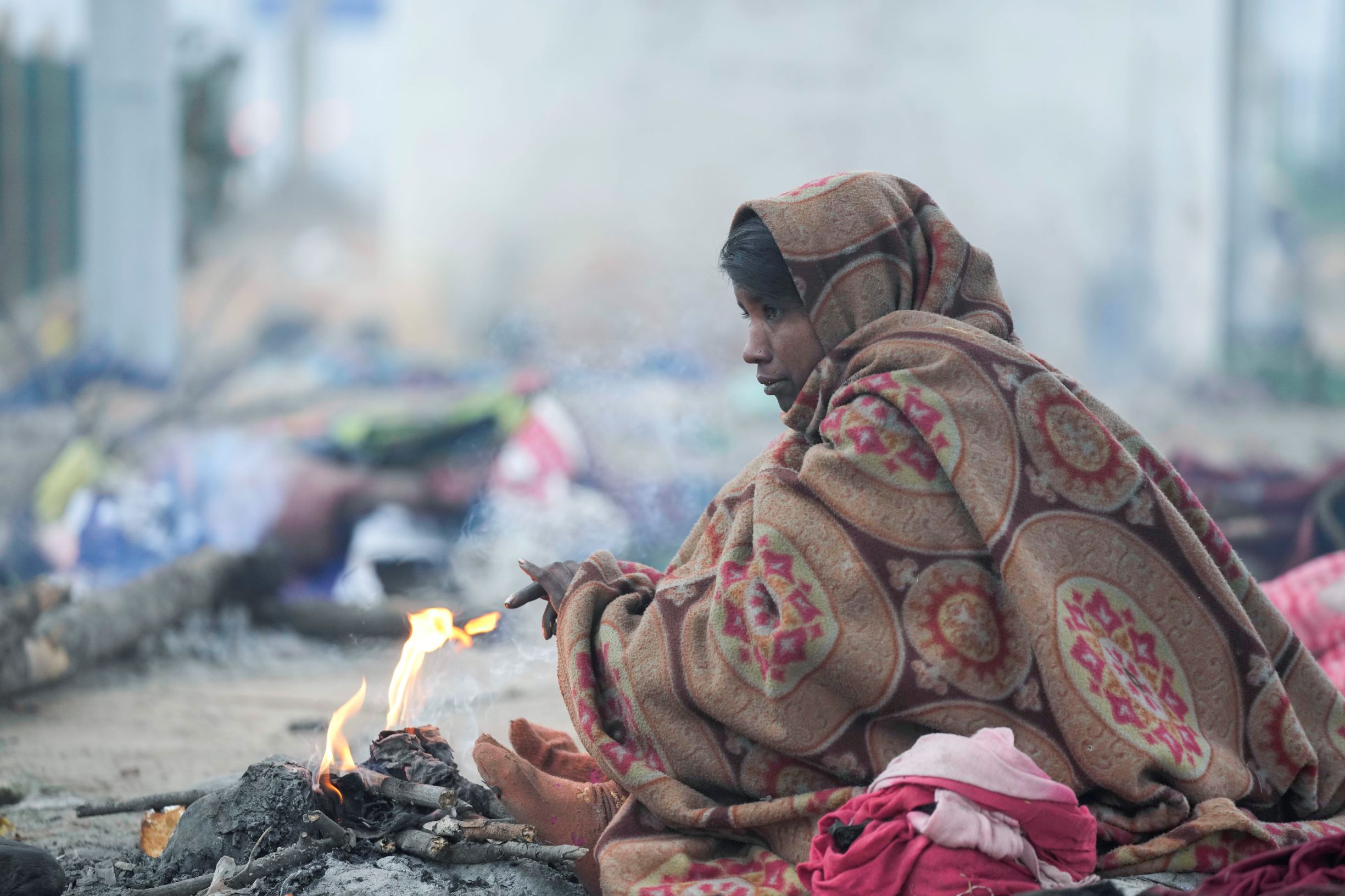 وسط البرد القارس .. مشردون بلا مأوى