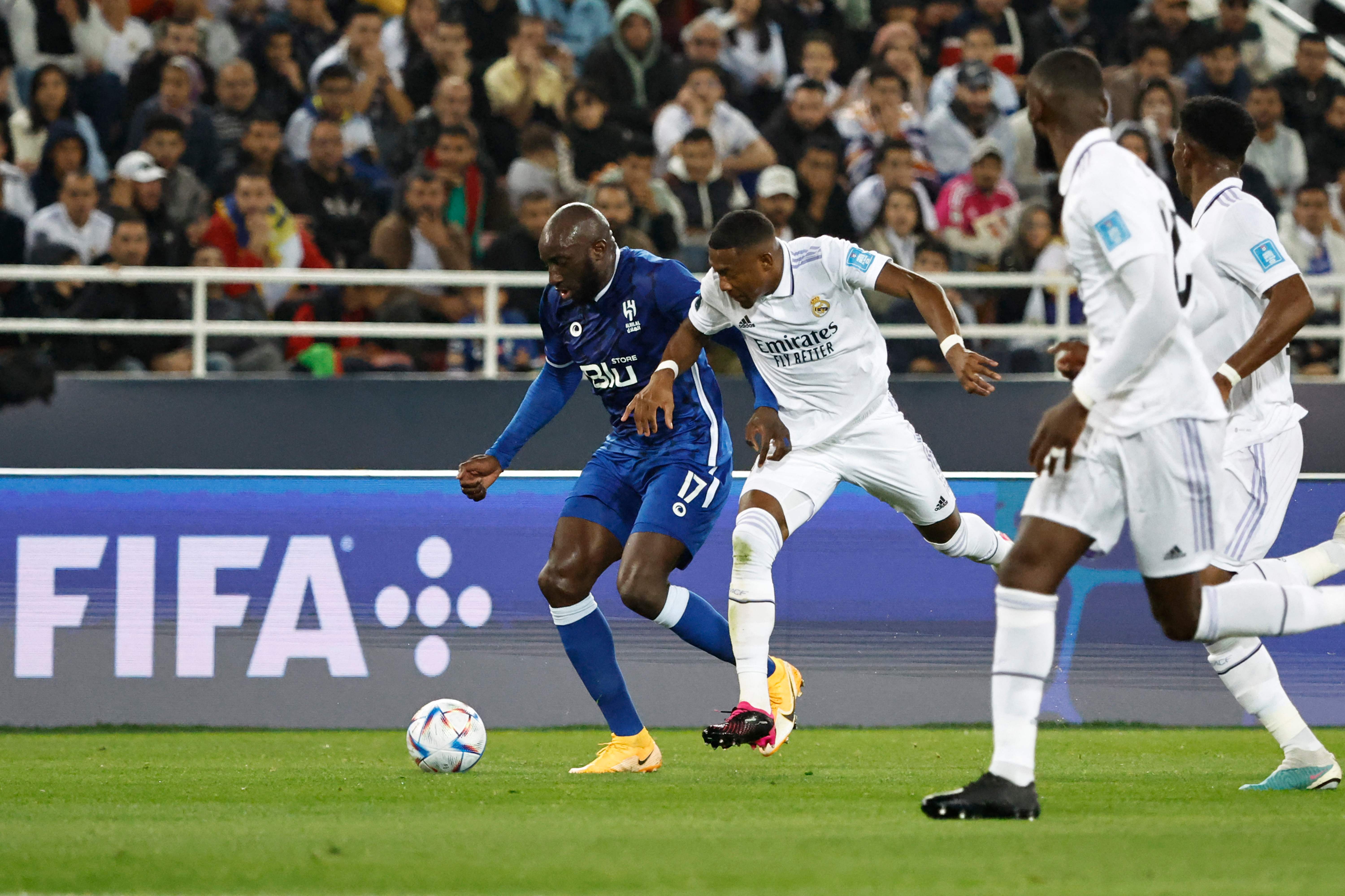 فضية و4 ملايين للهلال