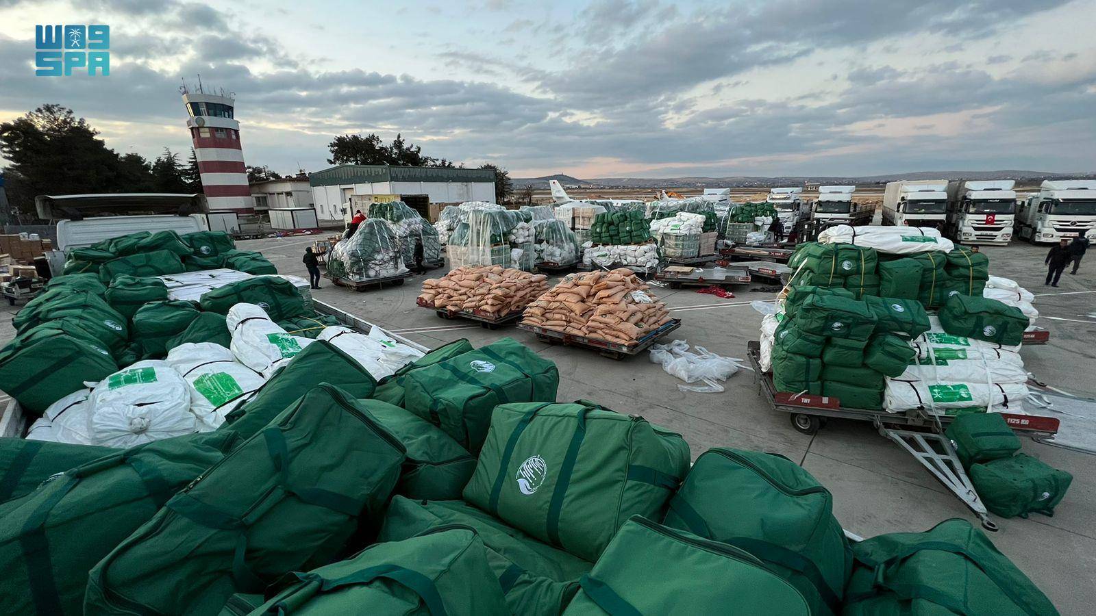 أمير المدينة المنورة يشيد بإعلان وزارة الحج والعمرة