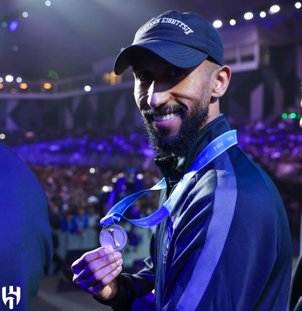 الفرج يحمل فضية العالم.