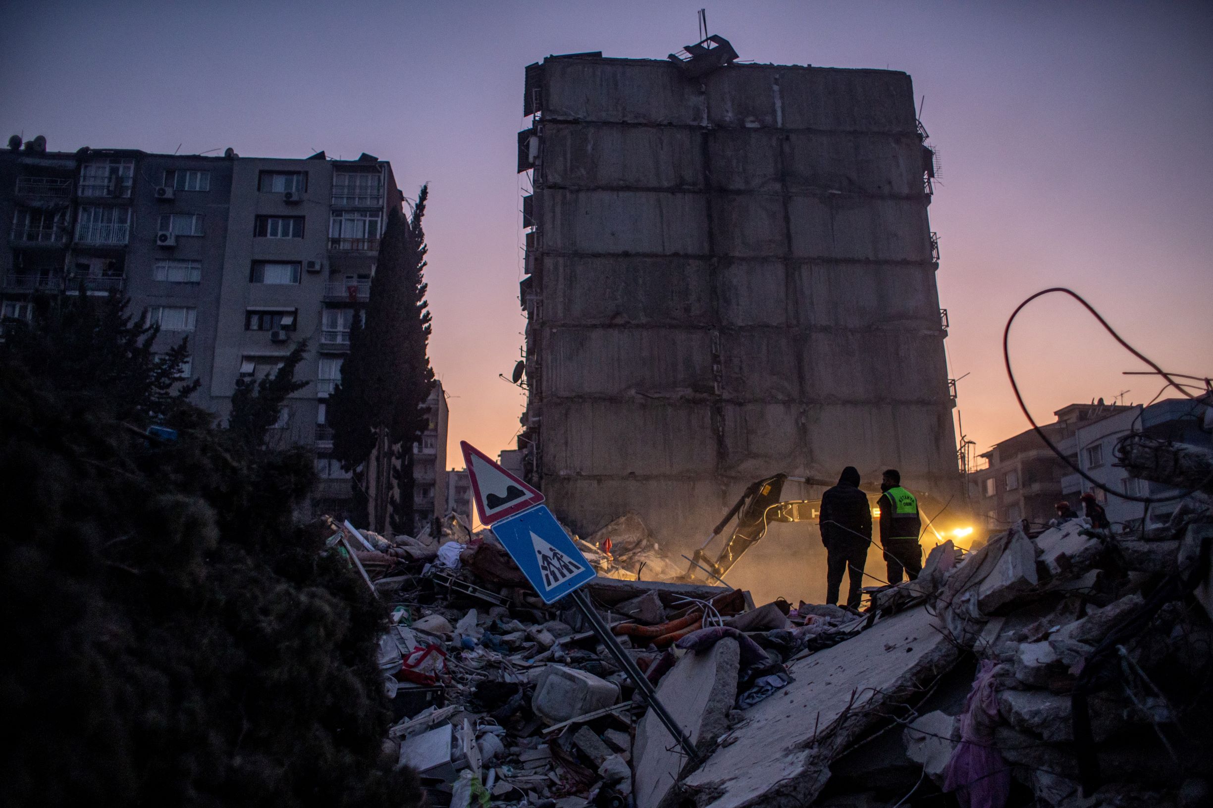 الزلزال يواصل حصد الأرواح .. 40 ألف قتيل في تركيا وسورية