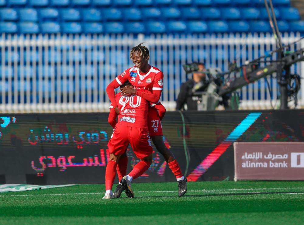 المسافر آيب بمعنى راجع