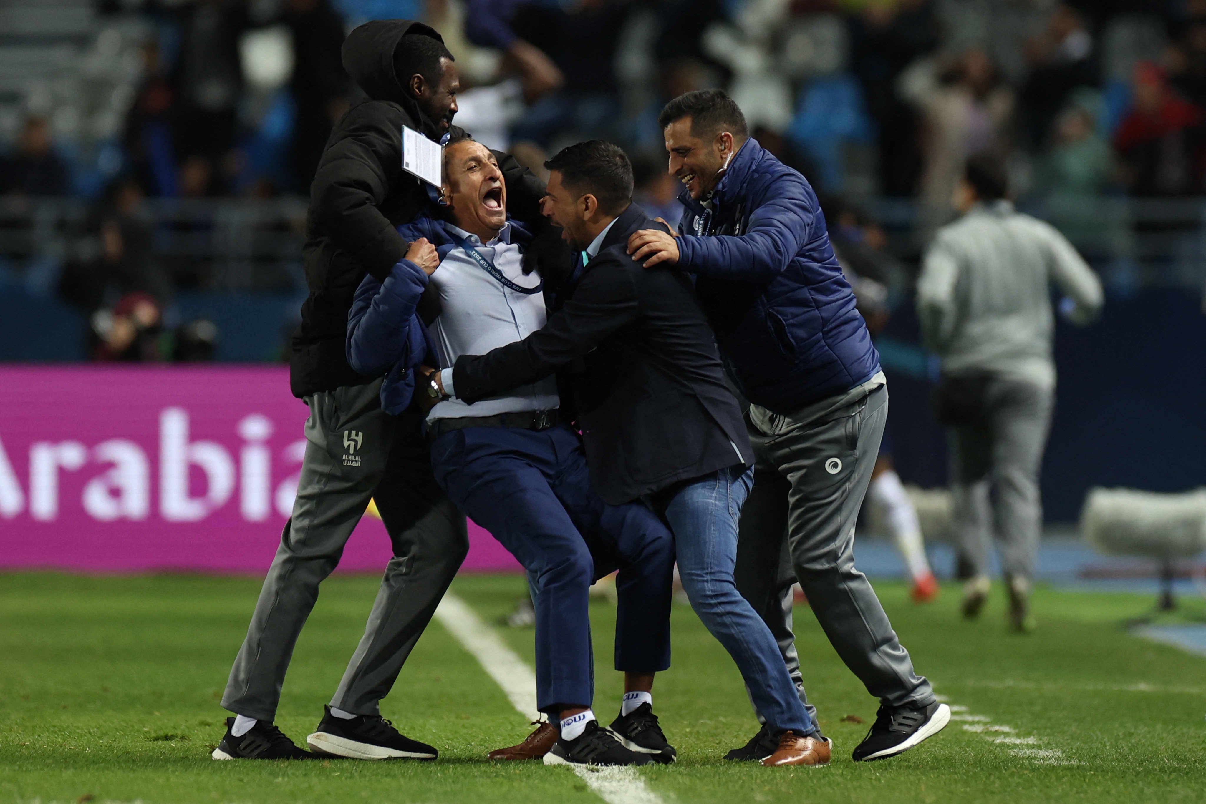 هلال المجد .. ماركة عالمية 