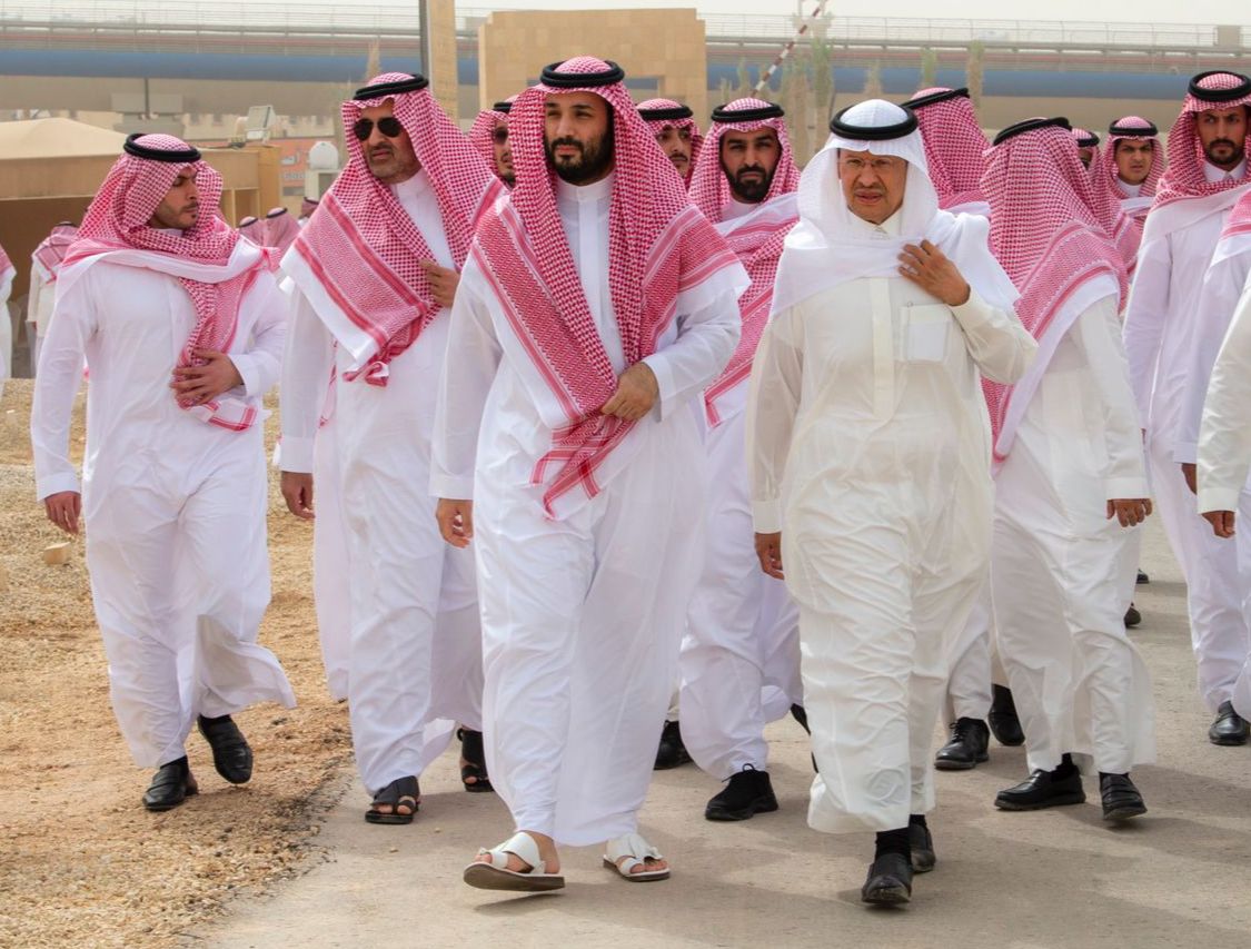 ولي العهد يؤدي صلاة الميت على الأميرة الجوهرة بنت عبدالعزيز