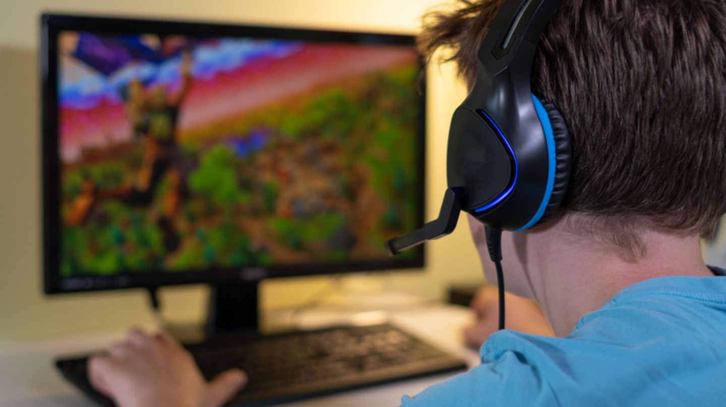 6 % من القاصرين في ألمانيا يدمنون ألعاب الكمبيوتر ووسائل التواصل الاجتماعي