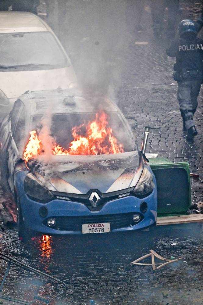 أعمال شغب قبل لقاء نابولي وفرانكفورت في دوري أبطال أوروبا