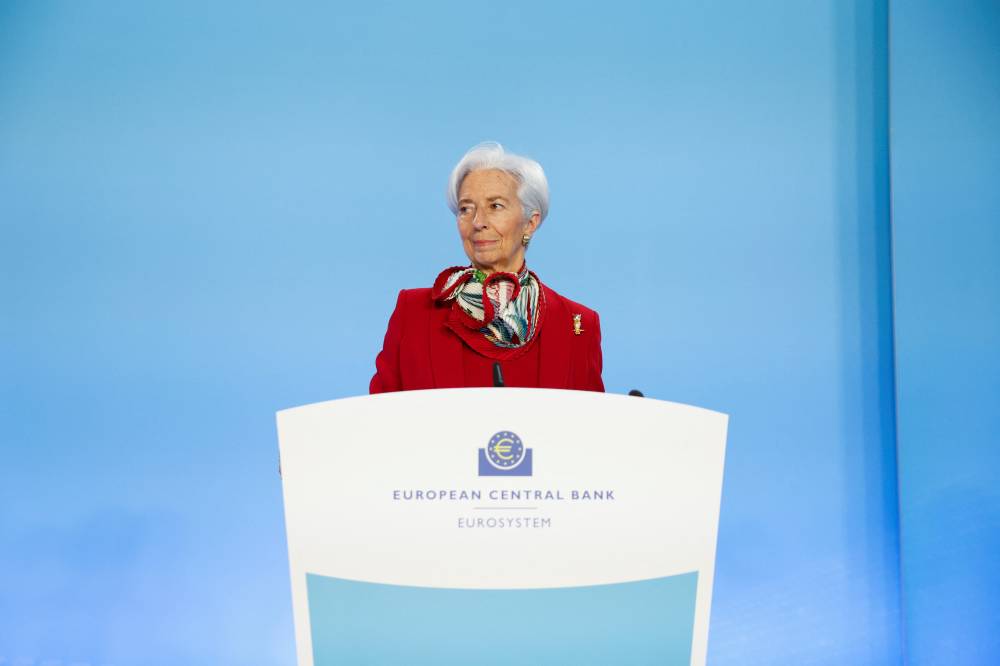 إيرادات فايزر وأسترازينكا تقفز بالنصف الأول من العام 69٪؜ و 23%