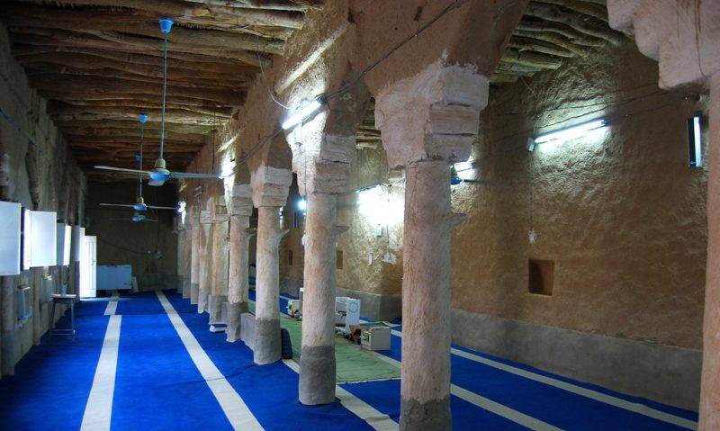 مسجد القلعة .. طراز نجدي يجمع بين معايير البناء القديمة والحديثة