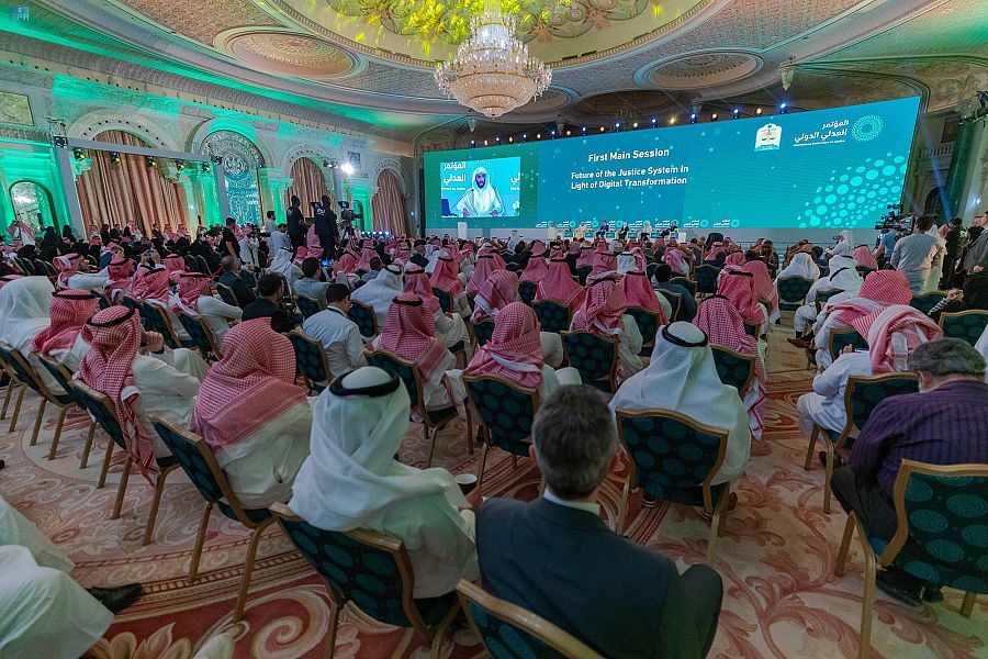 وزراء عدل وقانونيون دوليون يؤكدون أهميةَ التحول الرقمي في ترسيخ العدالة