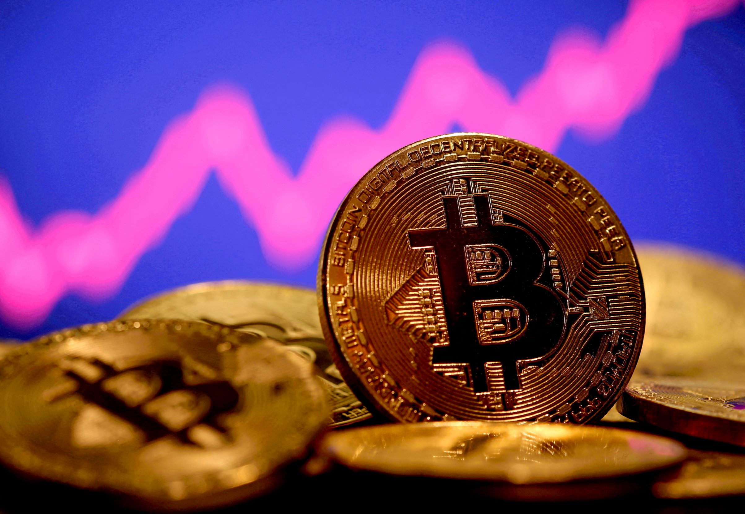 بيتكوين تتجاوز 30 ألف دولار .. ارتفعت 82 % منذ بداية العام