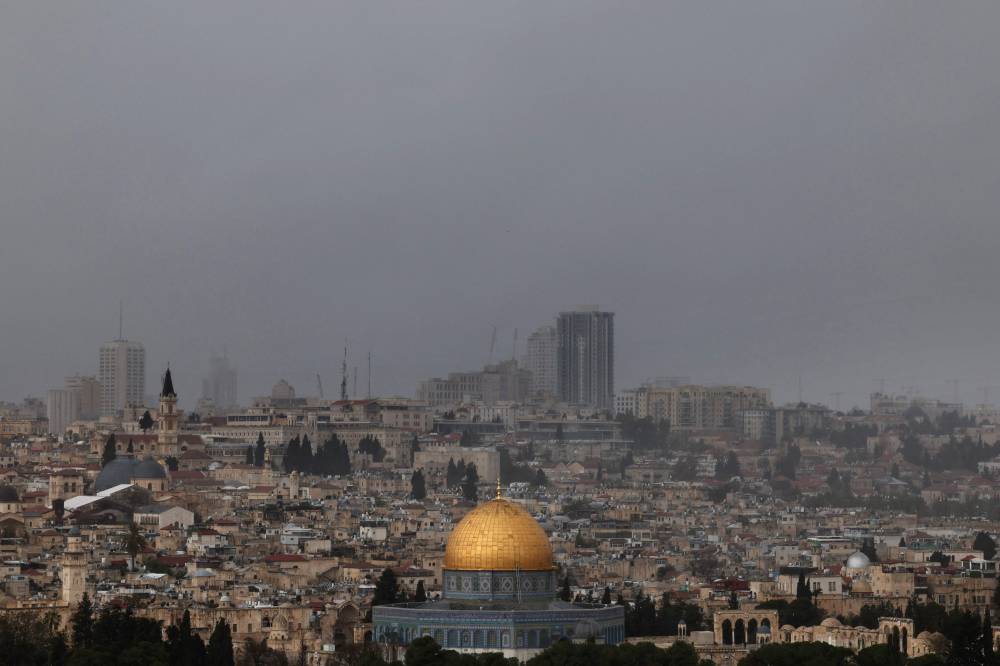 تواصل قوات الاحتلال عرقلة وصول المصلين إلى الأقصى."الفرنسية"