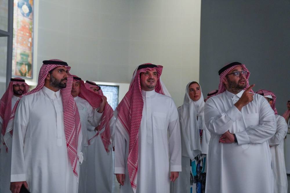 وزيرا الداخلية والثقافة في زيارة للبينالي قبل أيام.