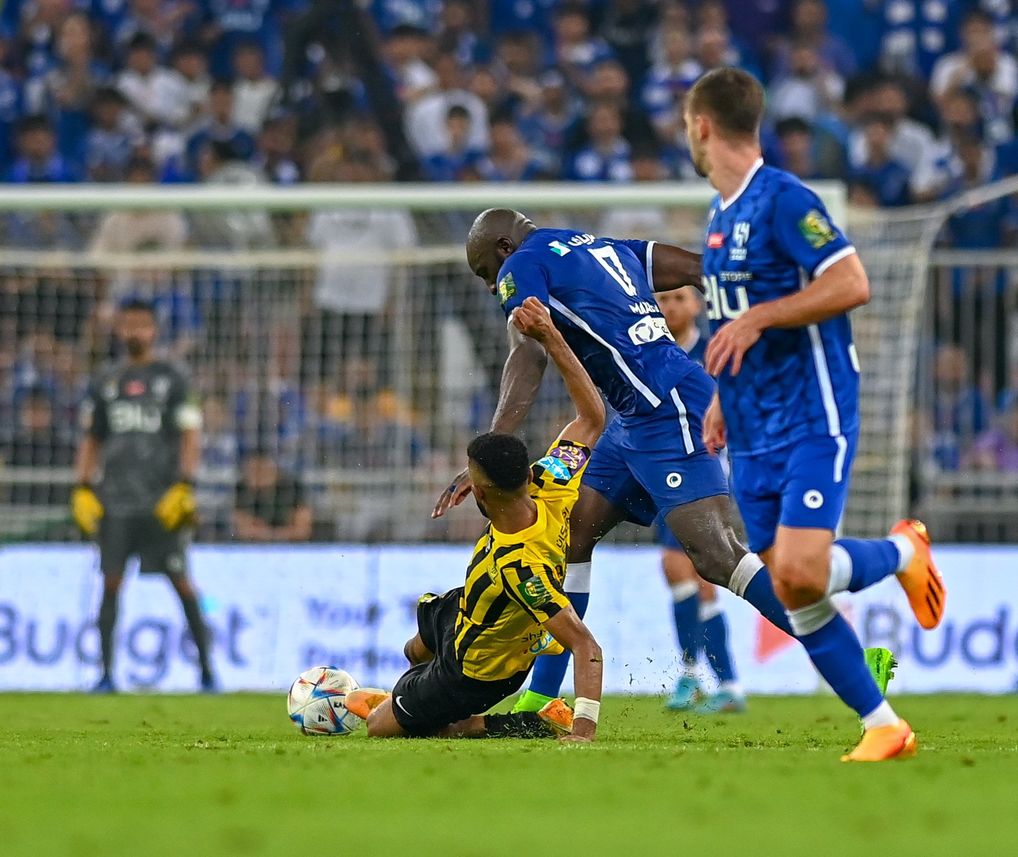 هدف حجازي العكسي يصعد بالهلال إلى نهائي كأس الملك على حساب الاتحاد