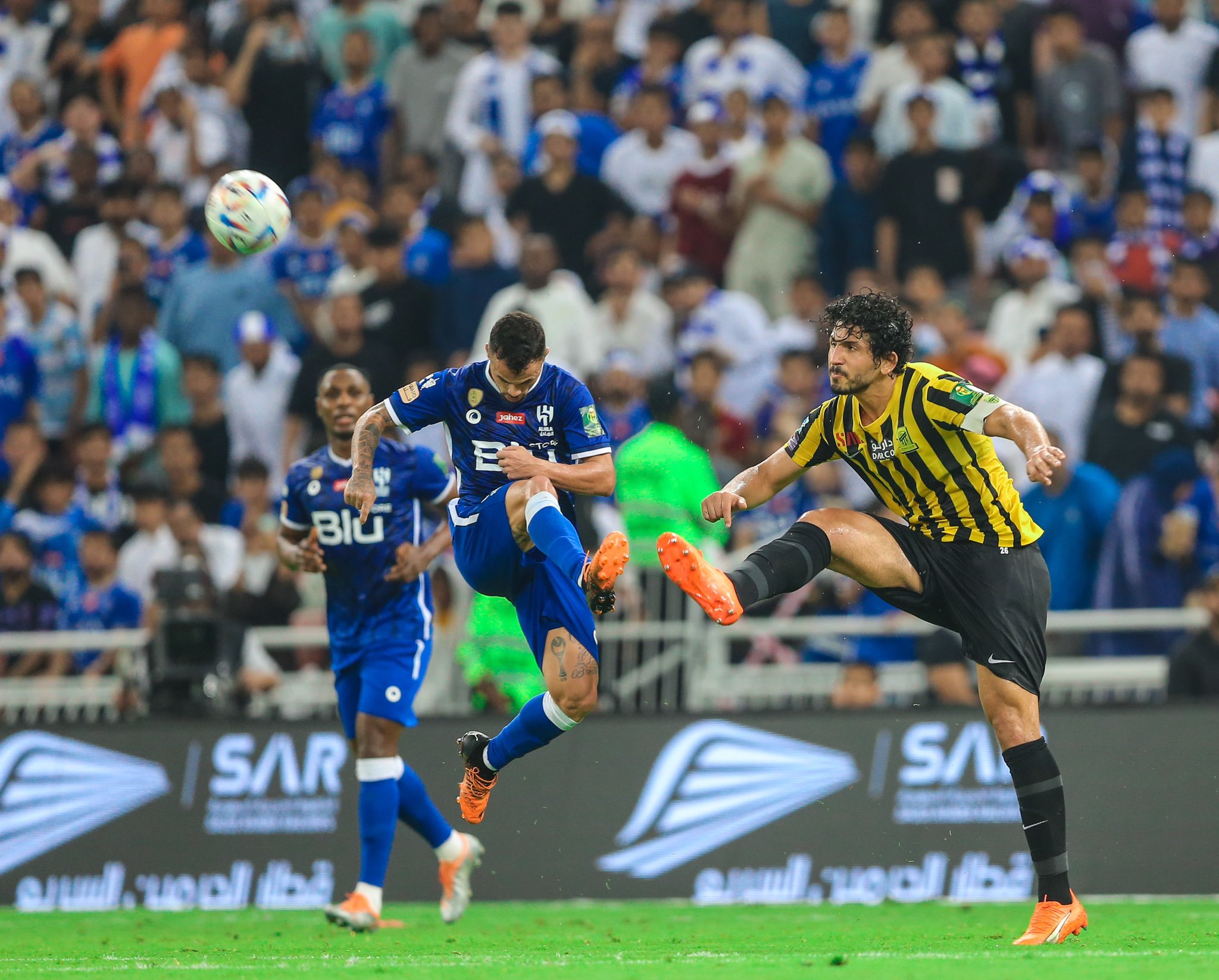 هدف حجازي العكسي يصعد بالهلال إلى نهائي كأس الملك على حساب الاتحاد