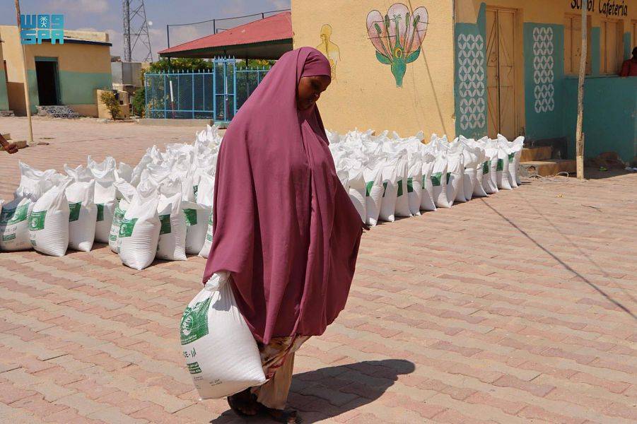 54 ألف مستفيد من توزيع المساعدات في الصومال.