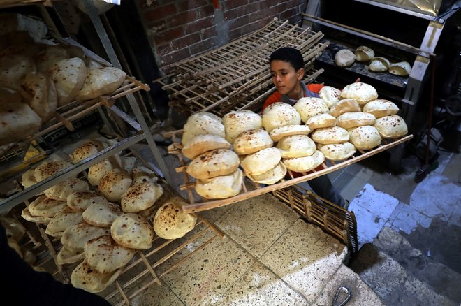 مصر: انكماش النشاط غير النفطي .. وزيادة حادة في التضخم إلى 40.26%