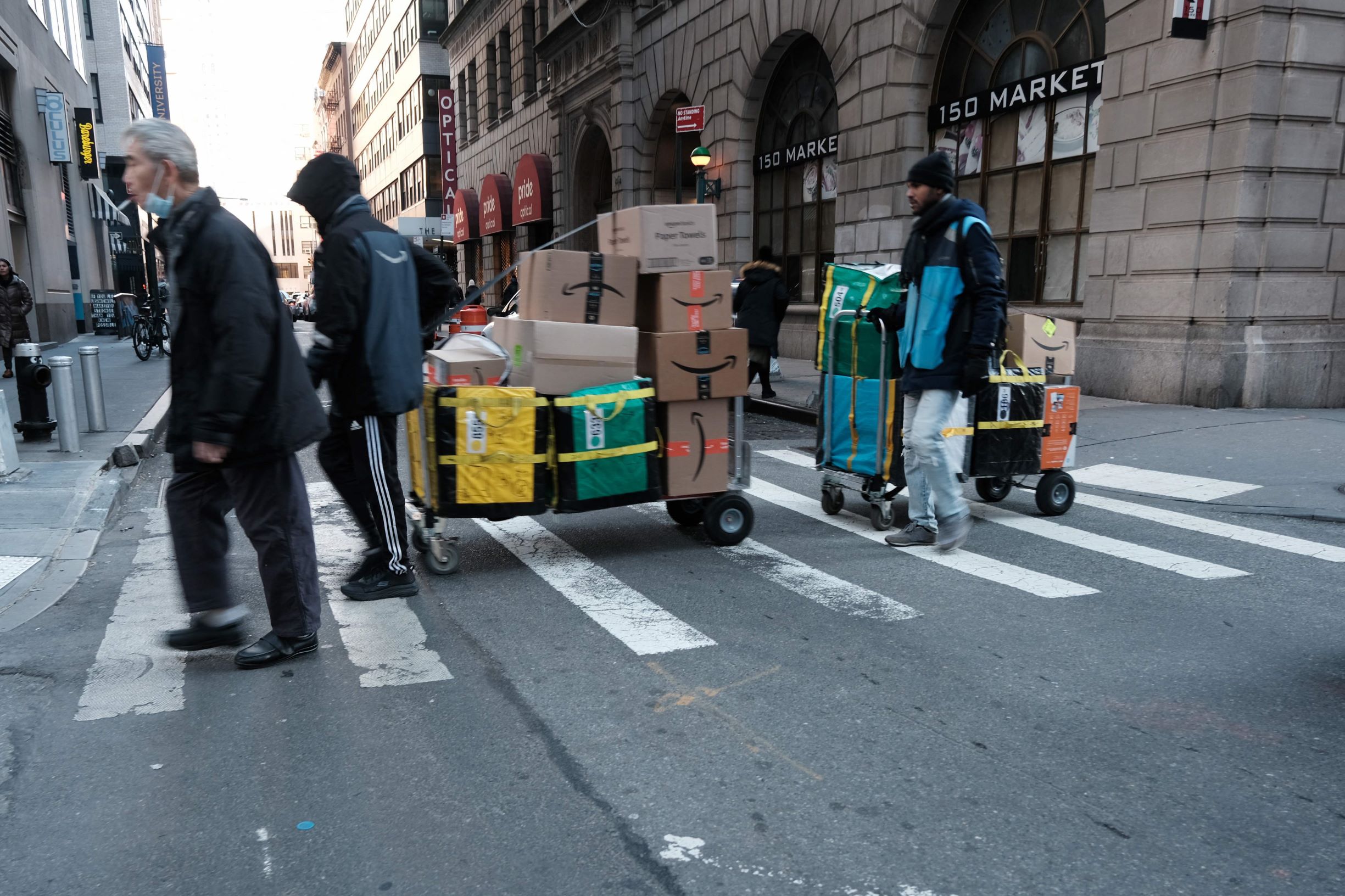 تباطؤ وتيرة نمو قطاع الخدمات في أمريكا خلال مارس