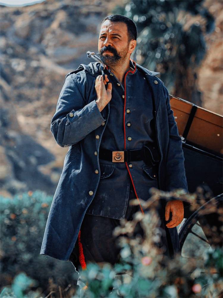 انتهى عاصي من خدمته العسكرية وعاد متمردا.