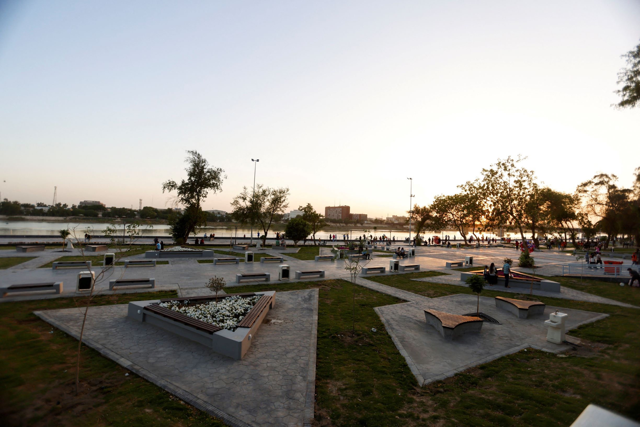  بعد عقود من الاضطراب .. بغداد تعود بهوية جديدة  للاقتصاد والسياحة