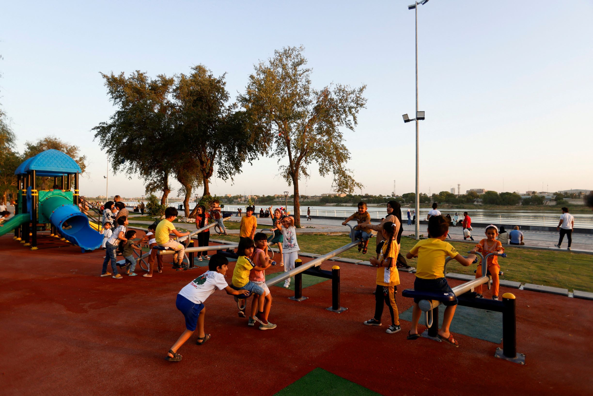  بعد عقود من الاضطراب .. بغداد تعود بهوية جديدة  للاقتصاد والسياحة