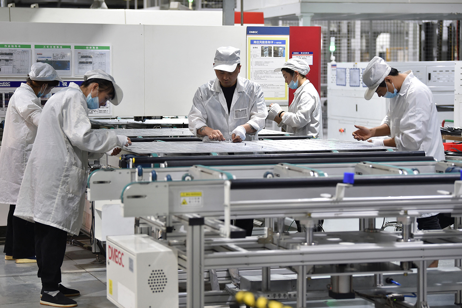 وتيرة إنتاج المصانع والاستهلاك تبرز ضعف تعافي الاقتصاد الصيني بعد كورونا