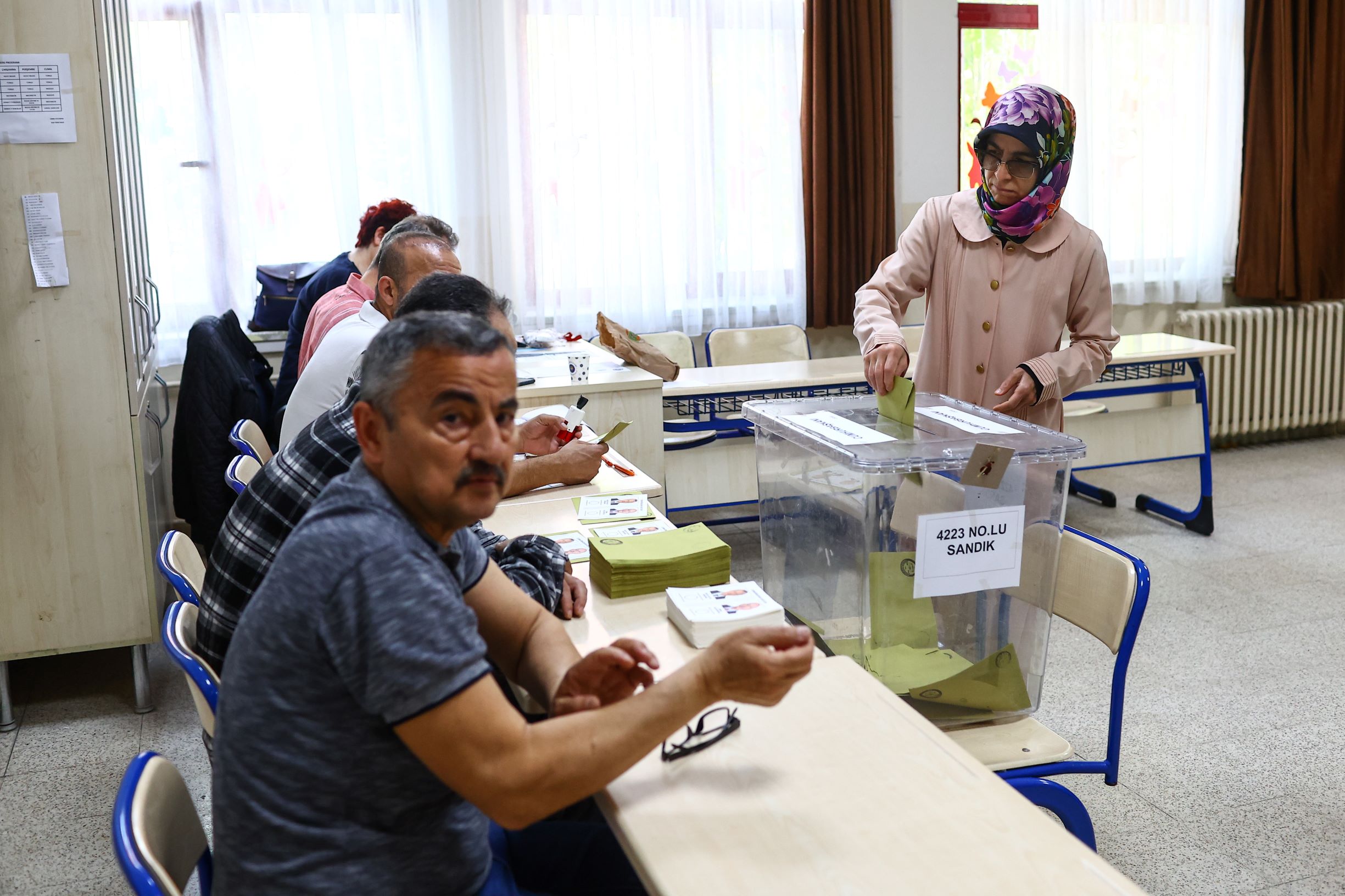 الأتراك يصوتون في جولة الإعادة لانتخابات الرئاسة