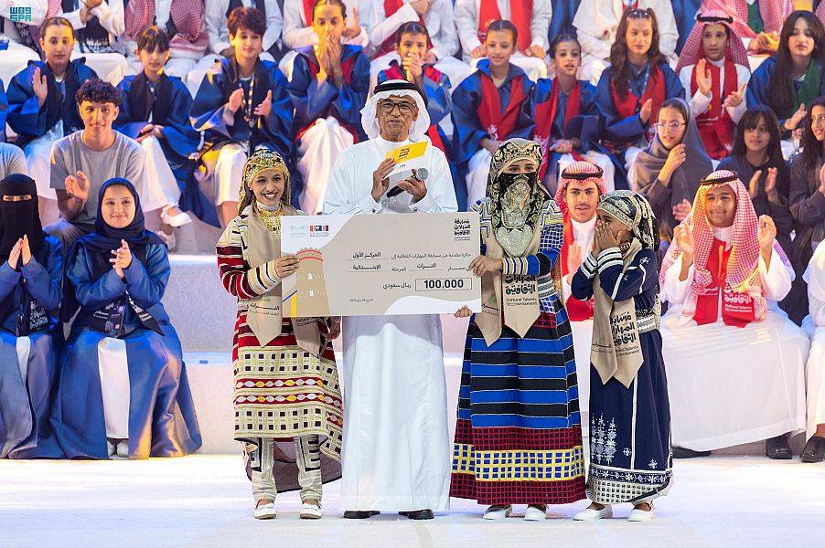 مواهب طلابية تظهر إمكاناتها الفنية في «المهارات الثقافية»