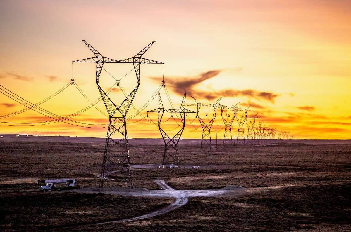 جمود الشبكات .. تأخر عصر الطاقة المتجددة إلى أجل غير معلوم