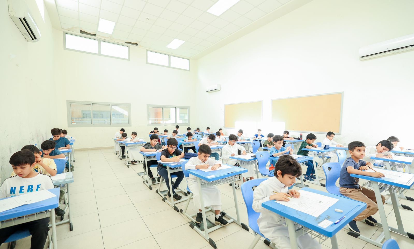 في بيئات تربوية محفزة .. طلبة الرياض يؤدون اختبارات الفصل الثالث