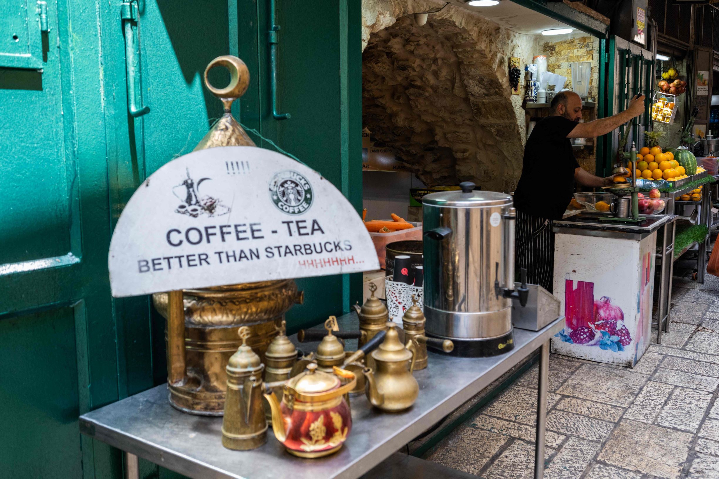 أسواق القدس تعيش أوضاعا اقتصادية صعبة