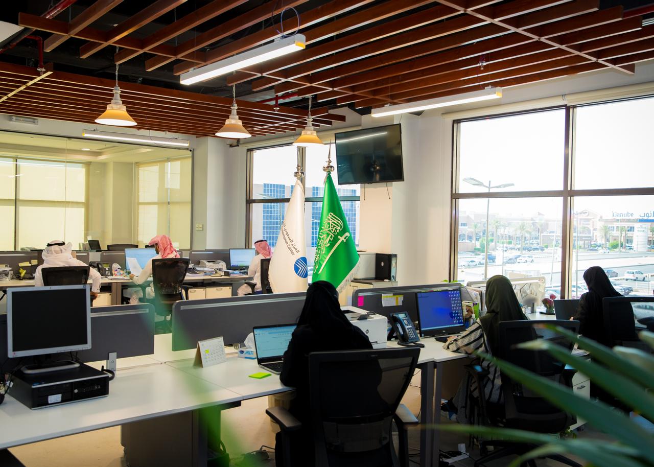 مراجعة سلالم الرواتب الوظيفية للأجهزة العامة .. وتحديد البدلات والمكافآت للعاملين