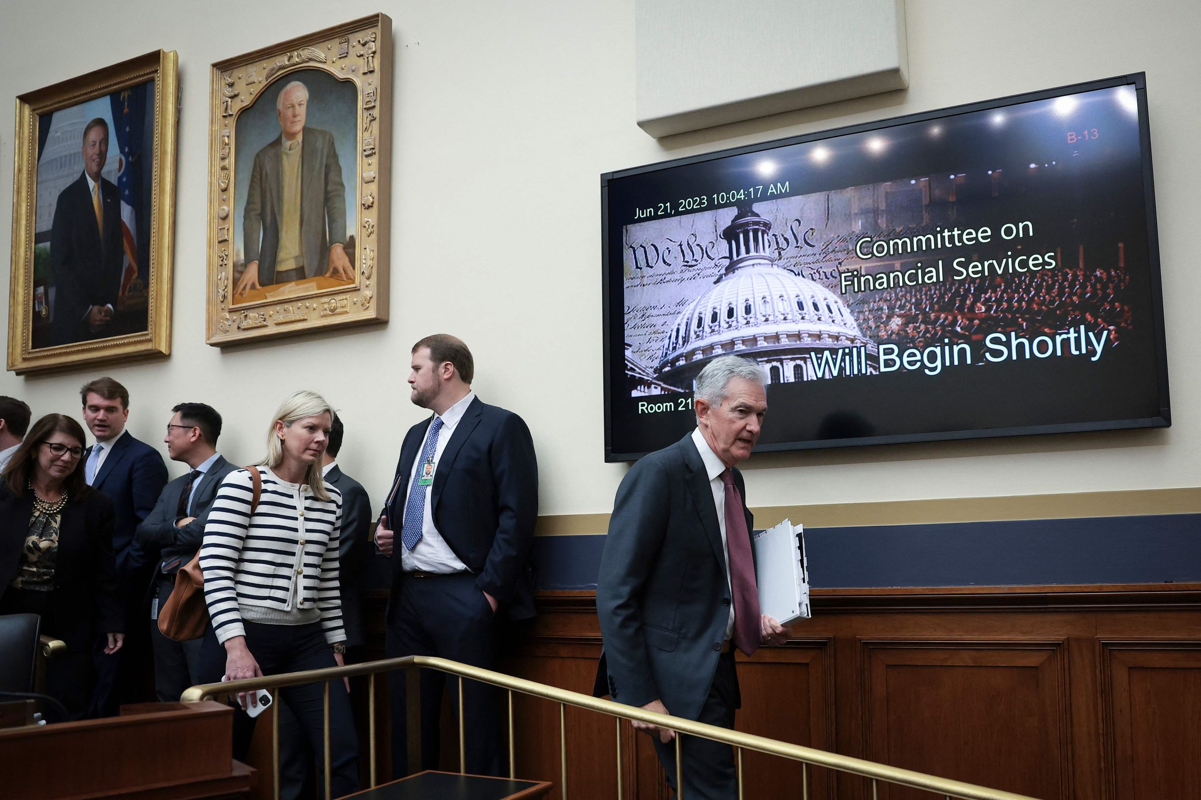 رئيس الاحتياطي الفيدرالي يؤيد رفع معدلات الفائدة بوتيرة أبطأ