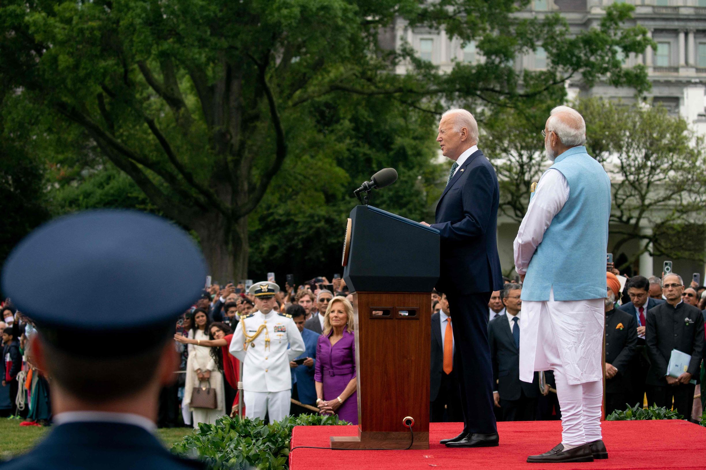 واشنطن تراهن على نيودلهي كقوة موازية للصين عبر اتفاقيات في أشباه الموصلات والفضاء