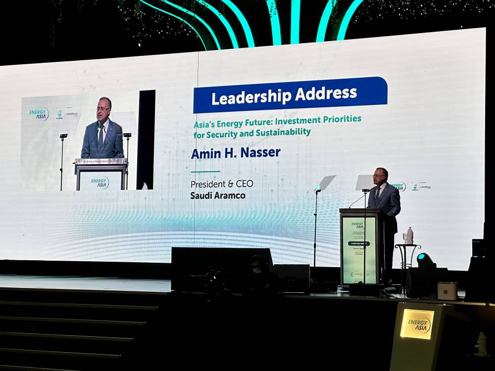 رئيس أرامكو: تحول العالم الكامل للطاقة المتجددة فكرة خيالية .. علينا القبول بالنموذج متعدد السرعات