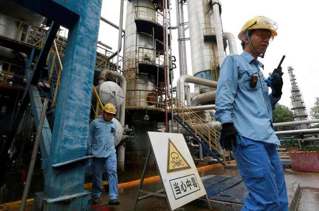 أسعار النفط تلاقي دعما مع توقعات نمو الطلب خلال ذروة موسم القيادة الأمريكي